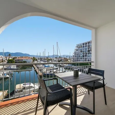 Apartment Awaydays - 100m From The With Wifi